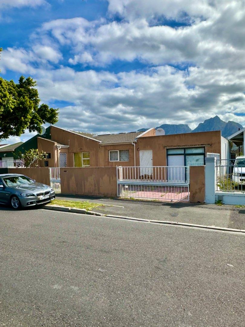 4 Bedroom Property for Sale in Sybrand Park Western Cape